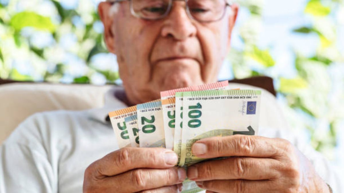 Singapore $1,300 Payout in 2025 (1)