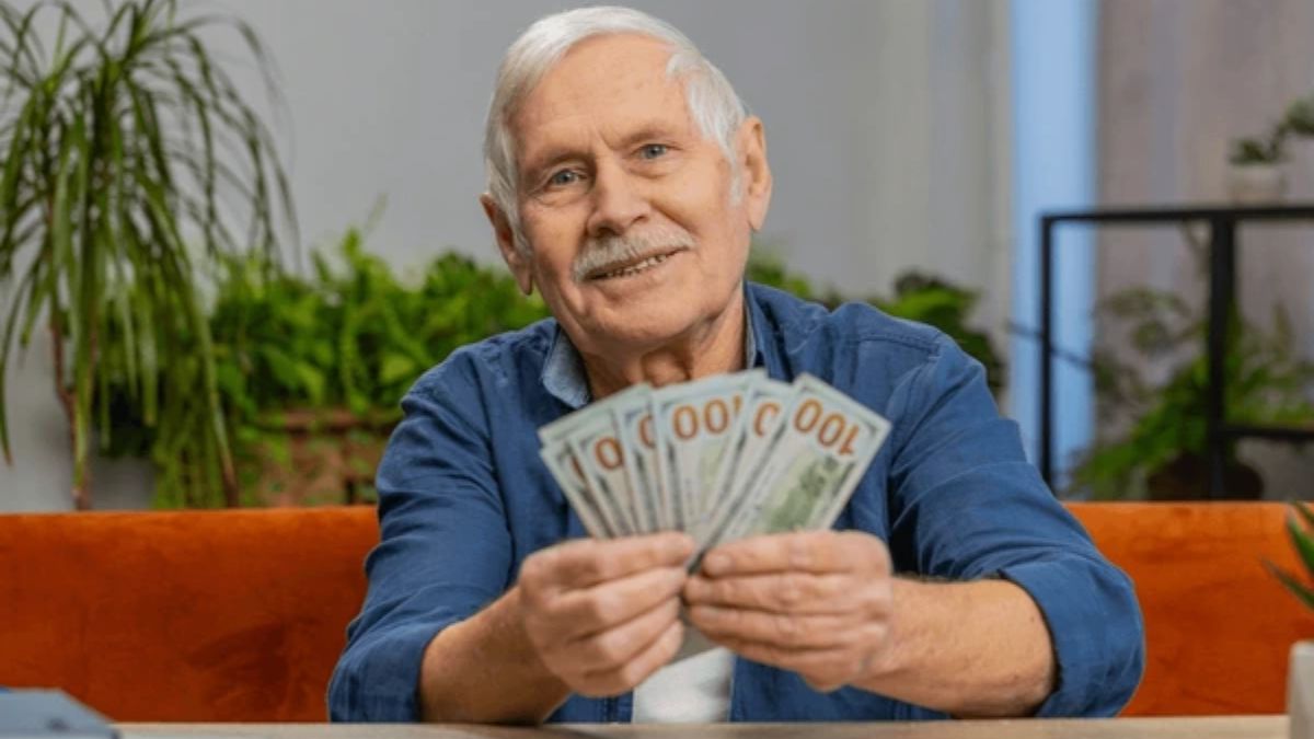 Singapore $700 cash assistance 2025